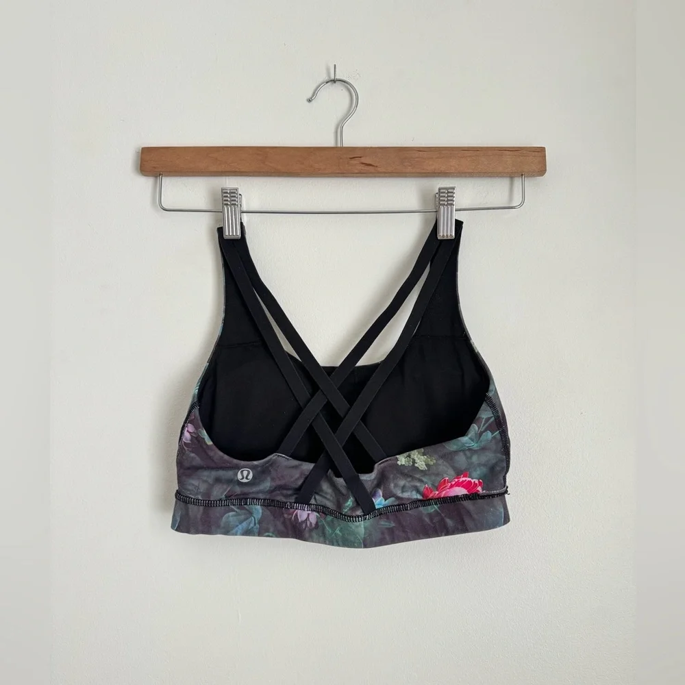 Lululemon Activewear Set - Floral Sports Bra & Shorts - Picture 8 of 10